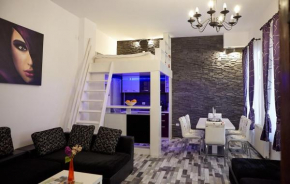 Charming White Apartment City Center BRASOV
